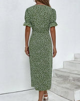 Robe à imprimé floral avec manches courtes et bouton