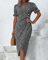Robe à imprimé floral avec manches courtes et bouton
