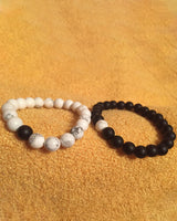 Ensemble de bracelets pour couple tissés en perles noires et blanches