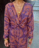 Robe élégante à manches longues et col en V imprimé vintage