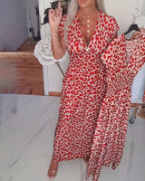 Robe élégante à imprimé léopard et col en V