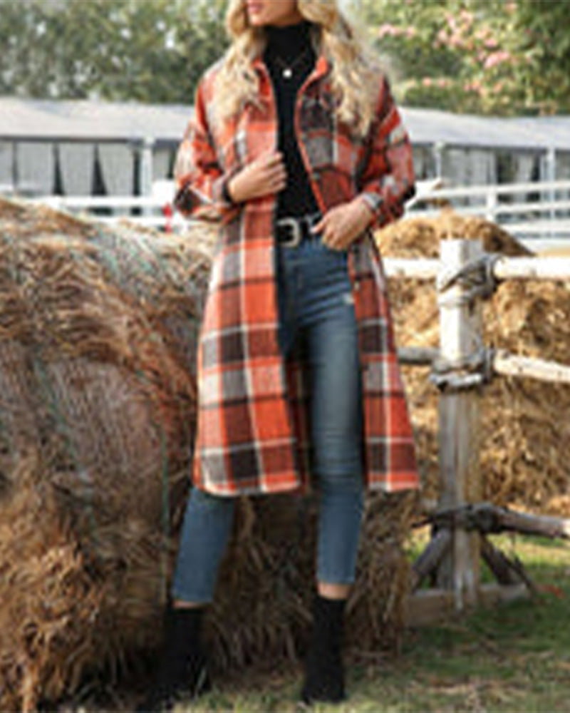 Manteau à carreaux avec boutons à revers