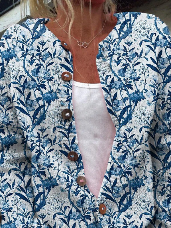 Strickjacke mit Blumenprint und Knöpfen