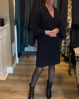 Robe pull de couleur unie à col en V