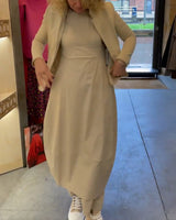 Robe de couleur unie et à manches longues