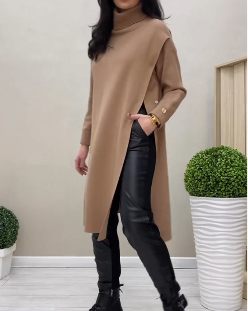Robe pull à col roulé et fente latérale