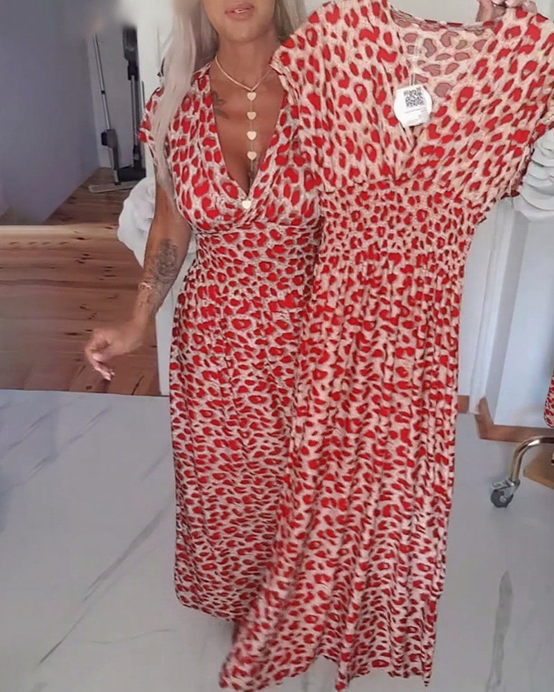 Robe élégante à imprimé léopard et col en V