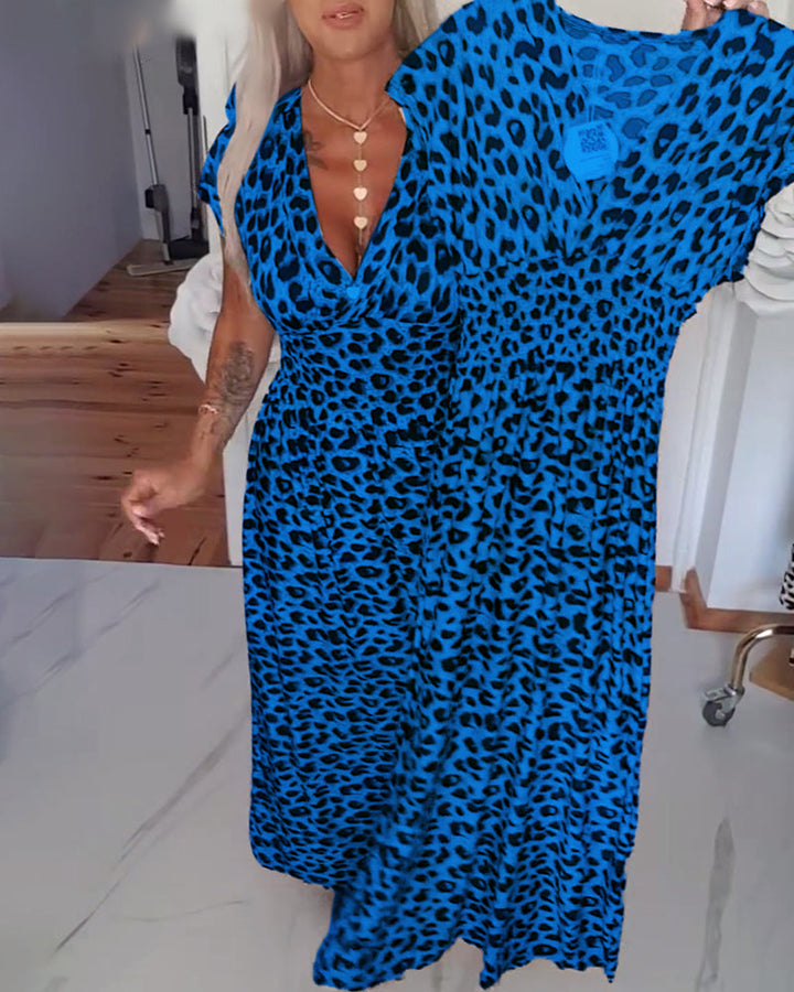 Robe élégante à imprimé léopard et col en V