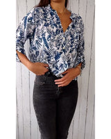 Blouse décontractée boutonnée imprimé feuilles, col V et manches neuf-quarts