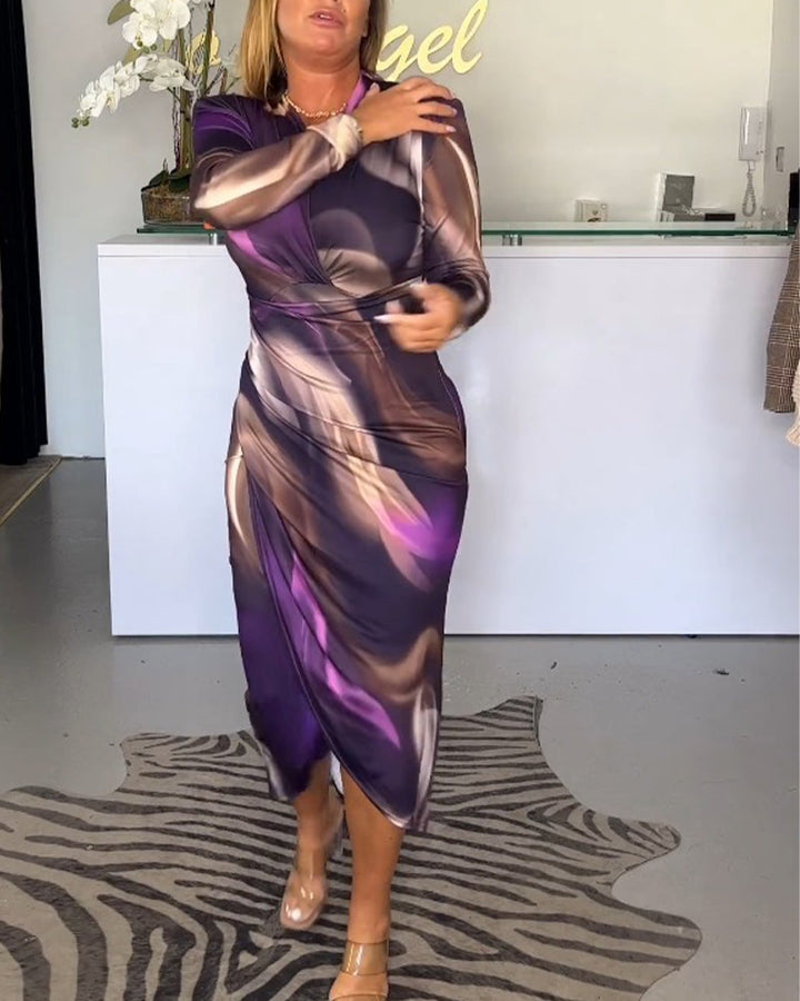 Robe avec le cou en V et fendre