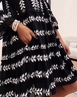 Robe courte élégante à imprimé tendance