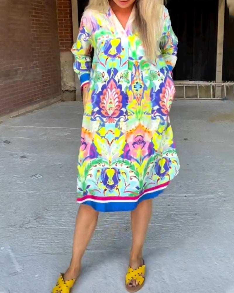Robe imprimée ample à col en V
