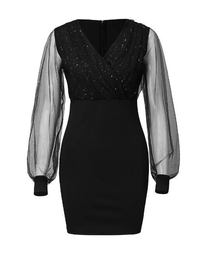 Robe avec maille et col en V