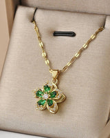 Collier pendentif rotatif à 360° à cinq pétales de fleur