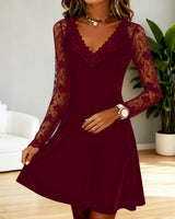 Robe Trapèze En Velours Ornée De Dentelle