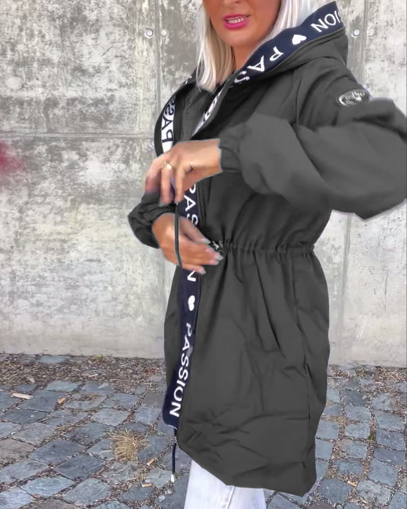 Manteau à capuche décontracté avec cordon de serrage et imprimé lettre