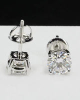 Boucles d'oreilles à tige rondes classiques en zircon