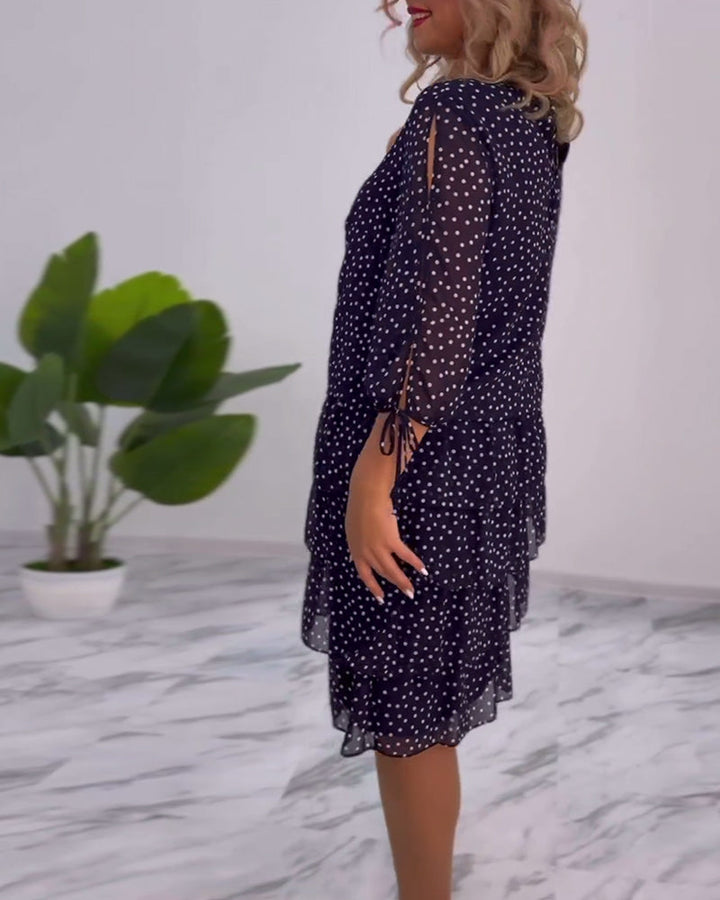 Robe élégante superposée à imprimé pois