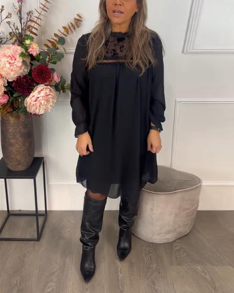 Robe Avec Détail de Découpe en Dentelle, Design à Manches Bouffantes Et Aura Élégante