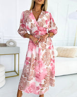 Robe à imprimé floral avec col en V et manches trois-quarts