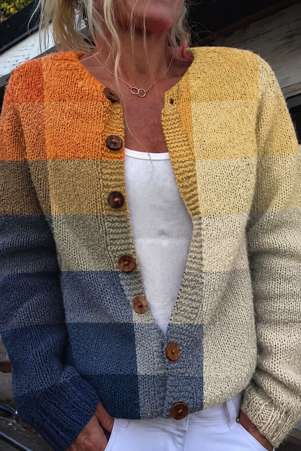 CARDIGAN VINTAGE MULTICOLORE À CARREAUX ET BOUTONS