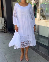 Robe en dentelle à col rond