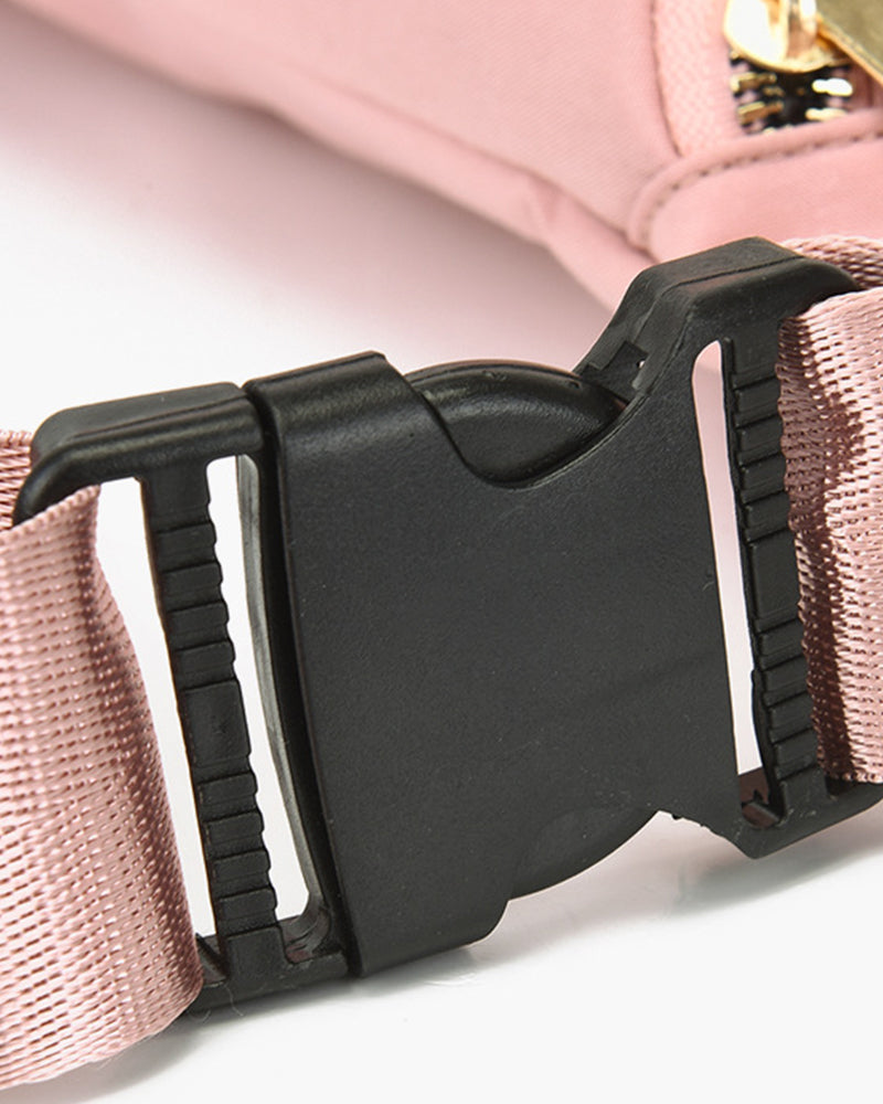 Sac à bandoulière simple de couleur unie sur le devant