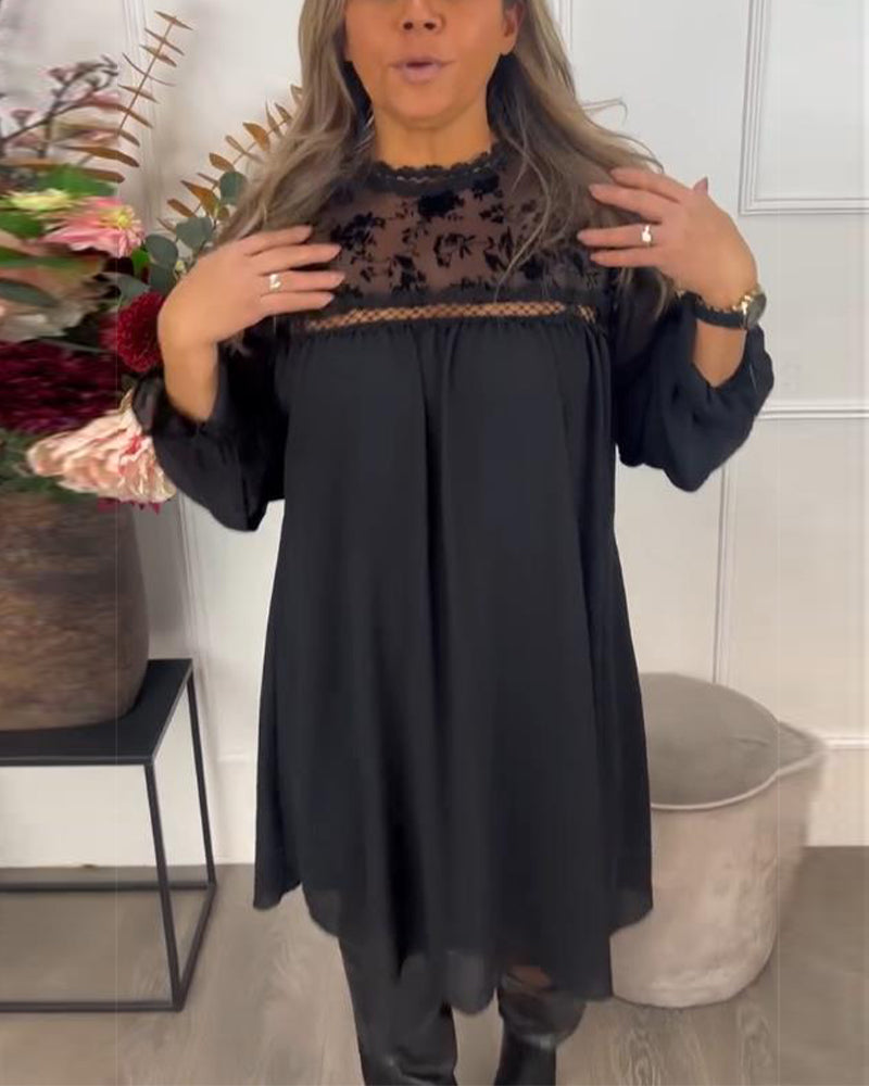 Robe Avec Détail de Découpe en Dentelle, Design à Manches Bouffantes Et Aura Élégante