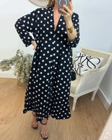 Robe à col V, coupe ample et à pois