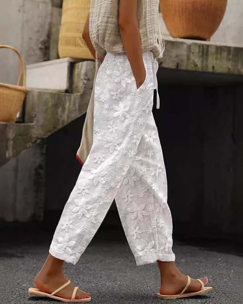 Pantalon décontracté de couleur unie à lacets brodés de fleurs