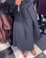 Jupe Pleine De Caractère Et À La Mode