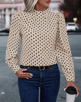 Blouse au style et imprimés vintage