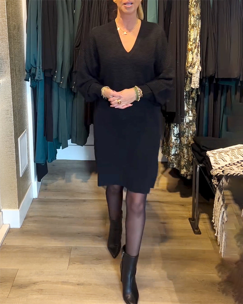 Robe pull de couleur unie à col en V