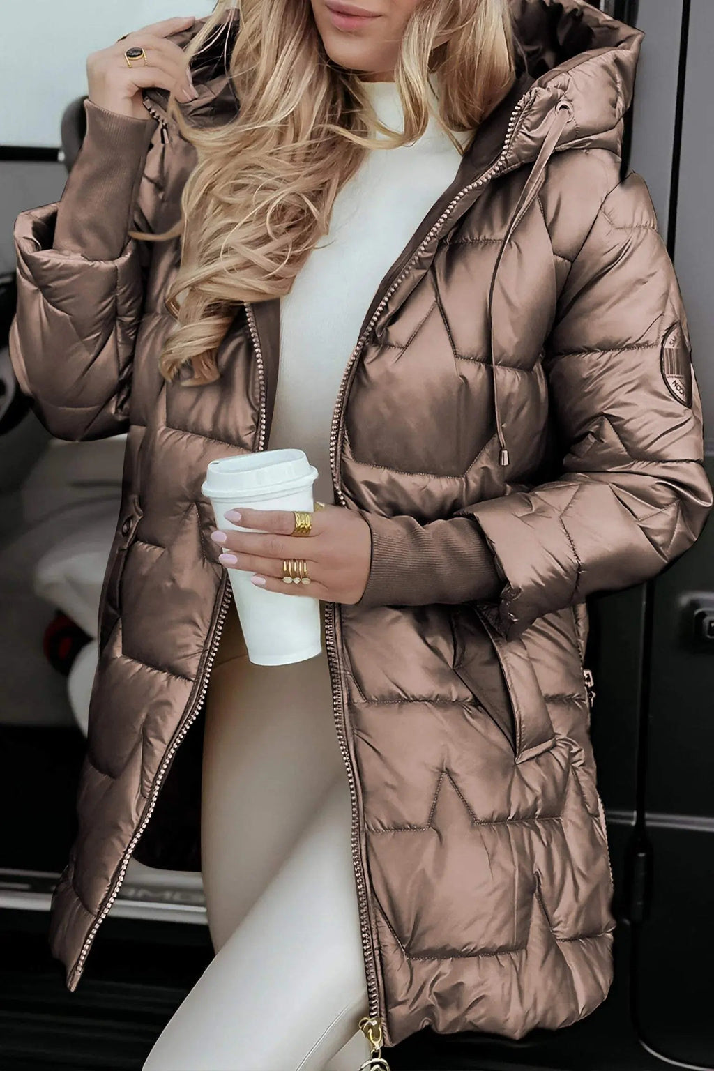 Clara – Manteau matelassé d’hiver femme avec capuche