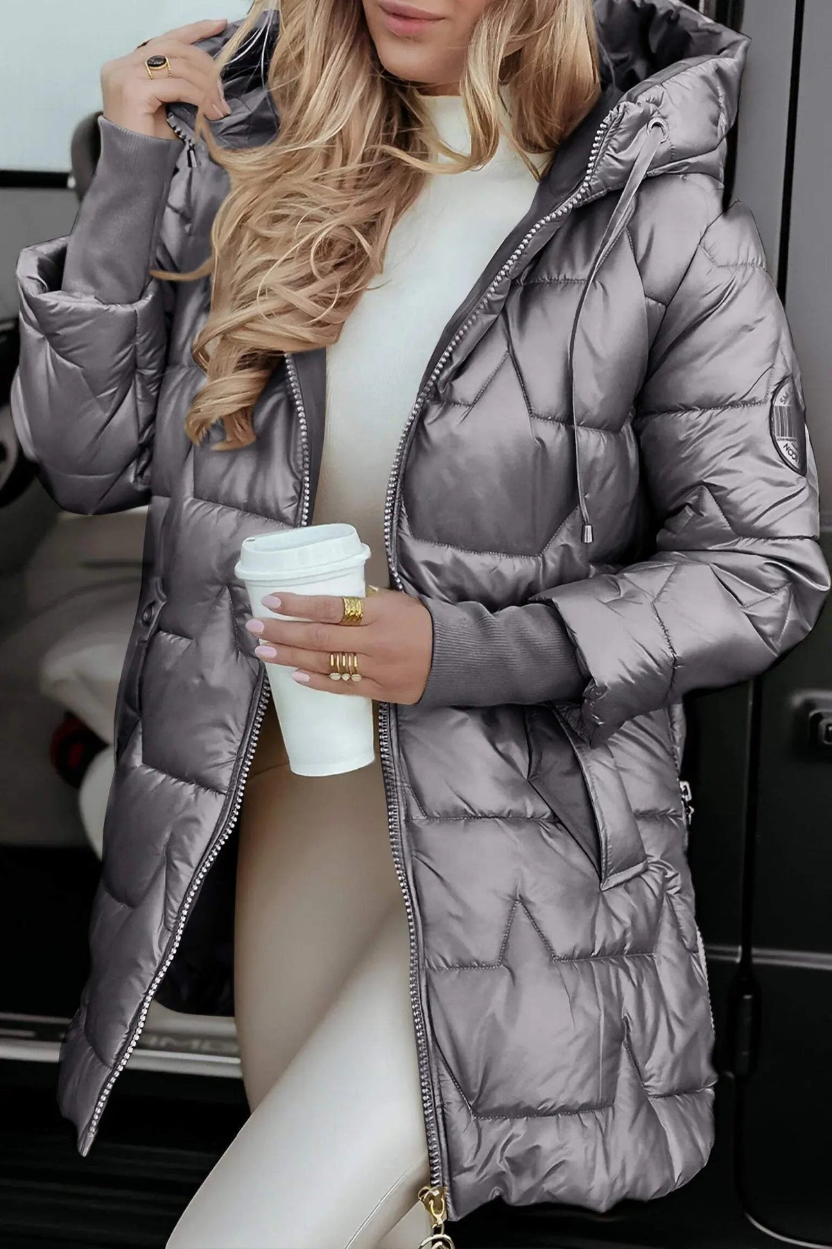 Clara – Manteau matelassé d’hiver femme avec capuche