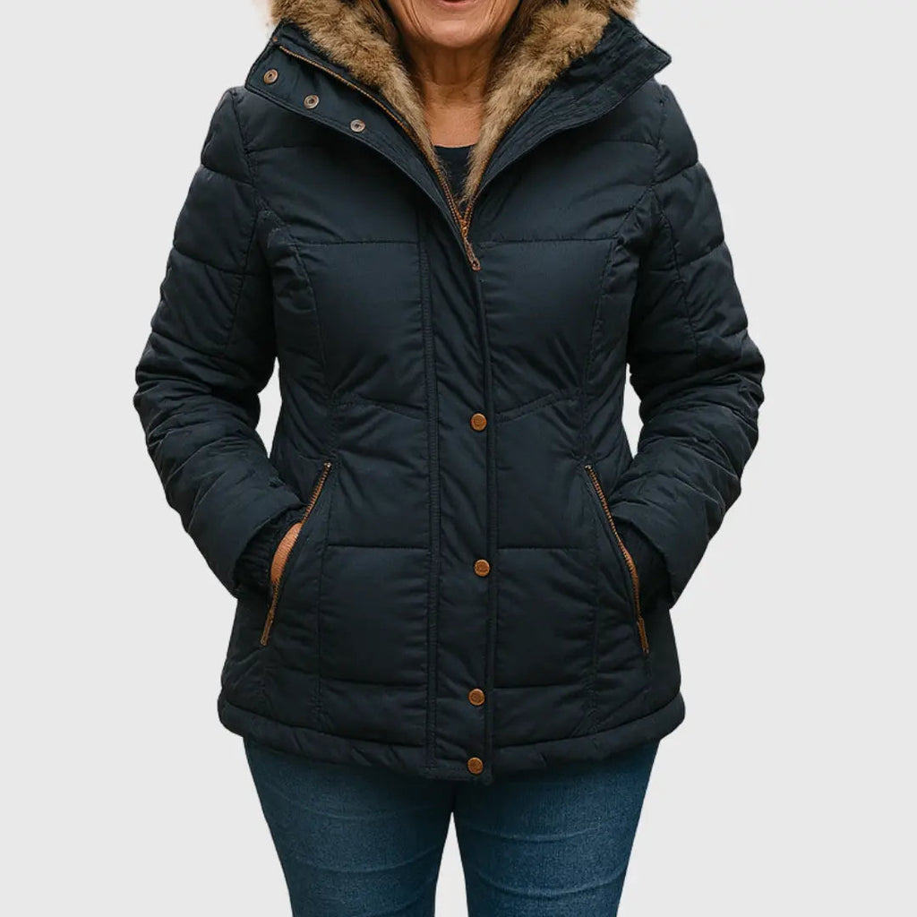 Jayda – Veste d’hiver matelassée femme à capuche – Vue portée