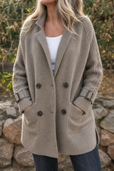 Manteau femme à manches en maille torsadée – Gris-vert, détail du boutonnage croisé