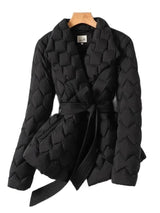 Mia – Doudoune courte ceinturée femme – Noir – Vue de face