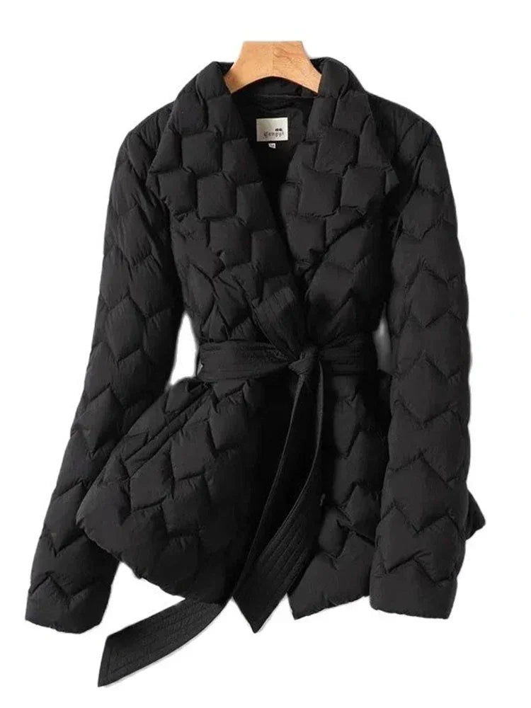 Mia – Doudoune courte ceinturée femme – Noir – Vue de face