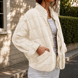Veste matelassée femme à col montant et poches – Crème
